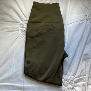 Lululemon cropped leggings